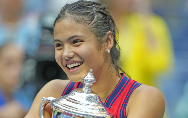 英超第15輪萊斯特城2-2曼聯 B費傳射建功巴恩斯世界波.